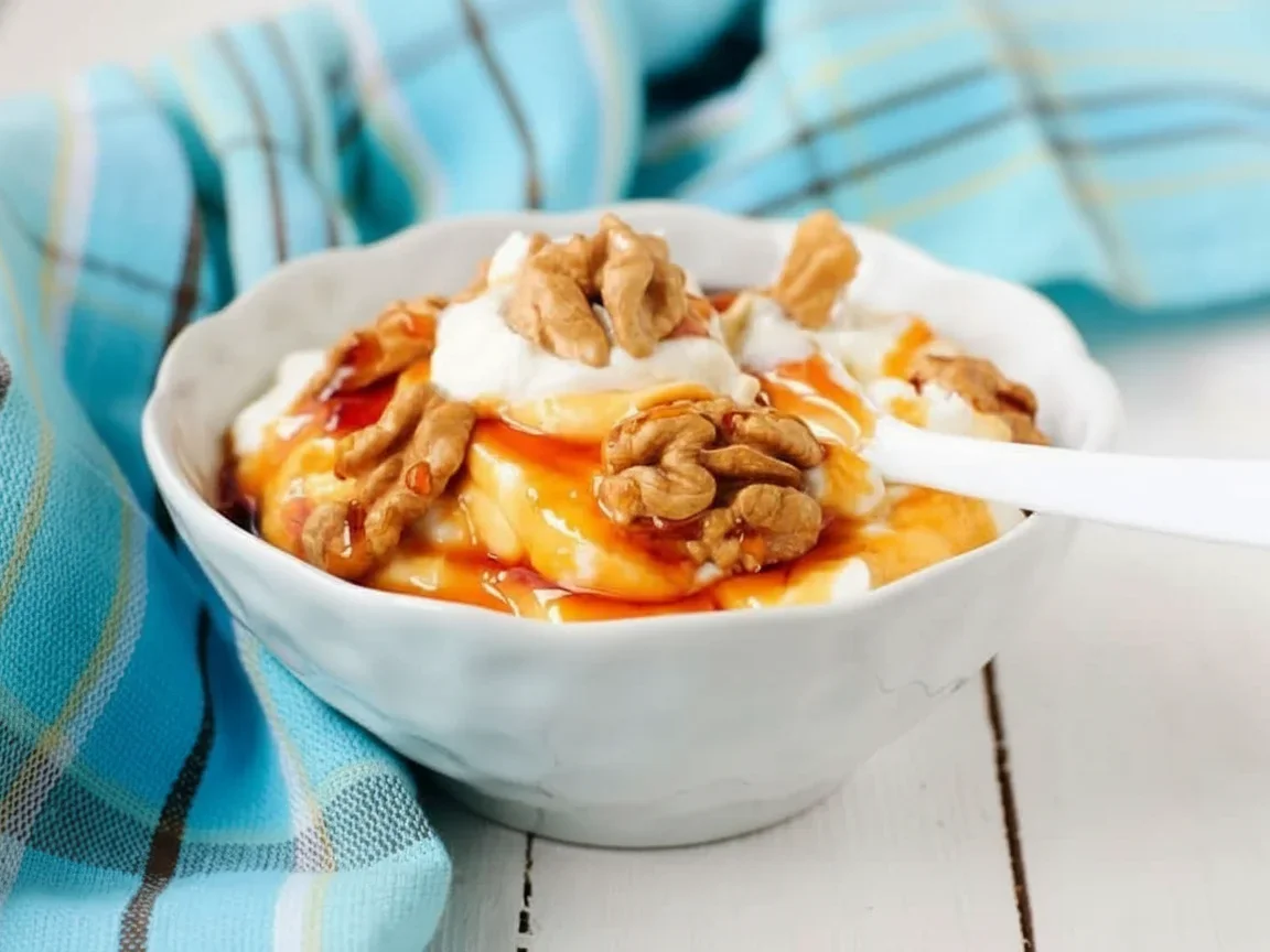 Greek Yoghurt with Walnuts and Drizzle of Honey