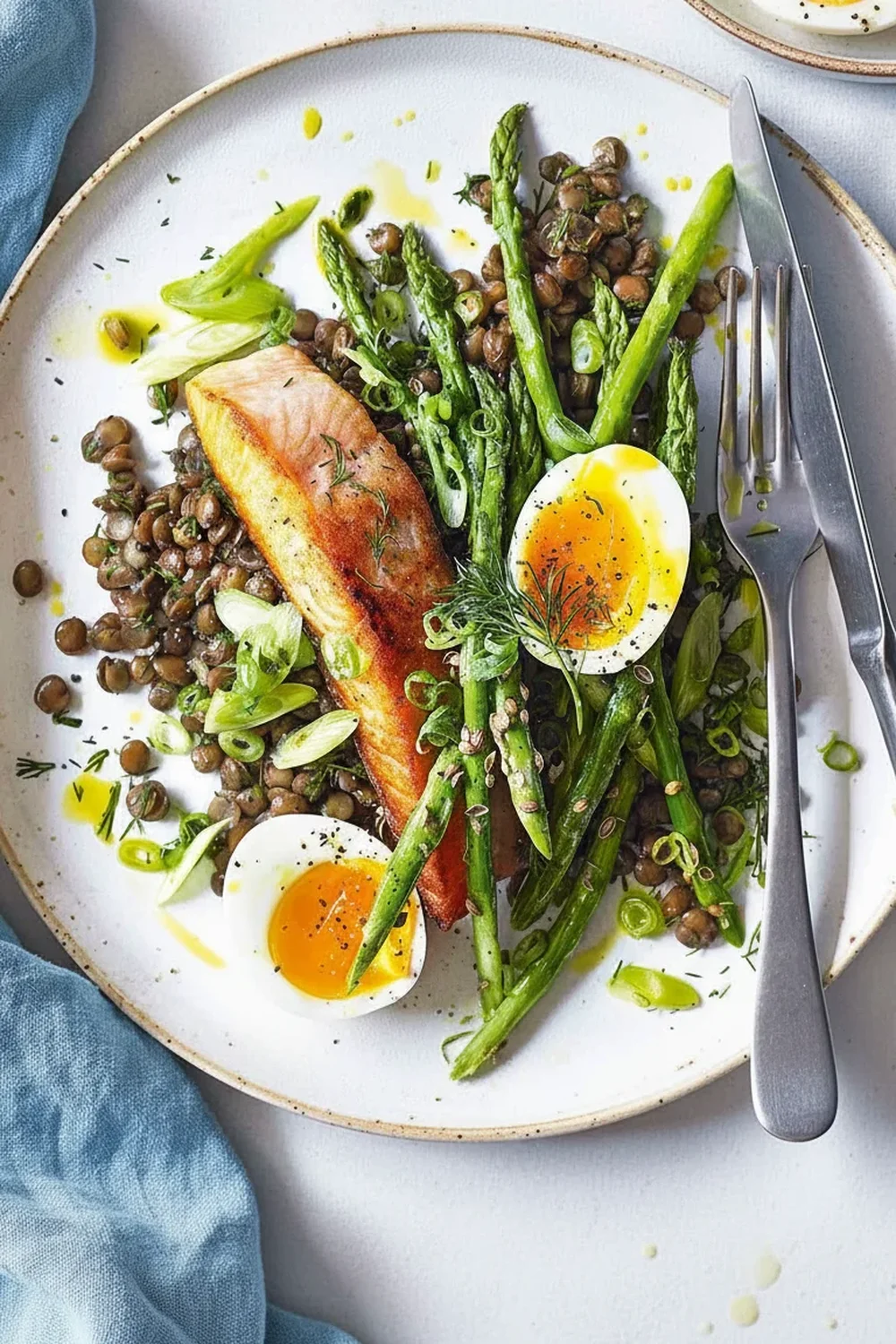 Salmon with Roasted Asparagus and Lentils